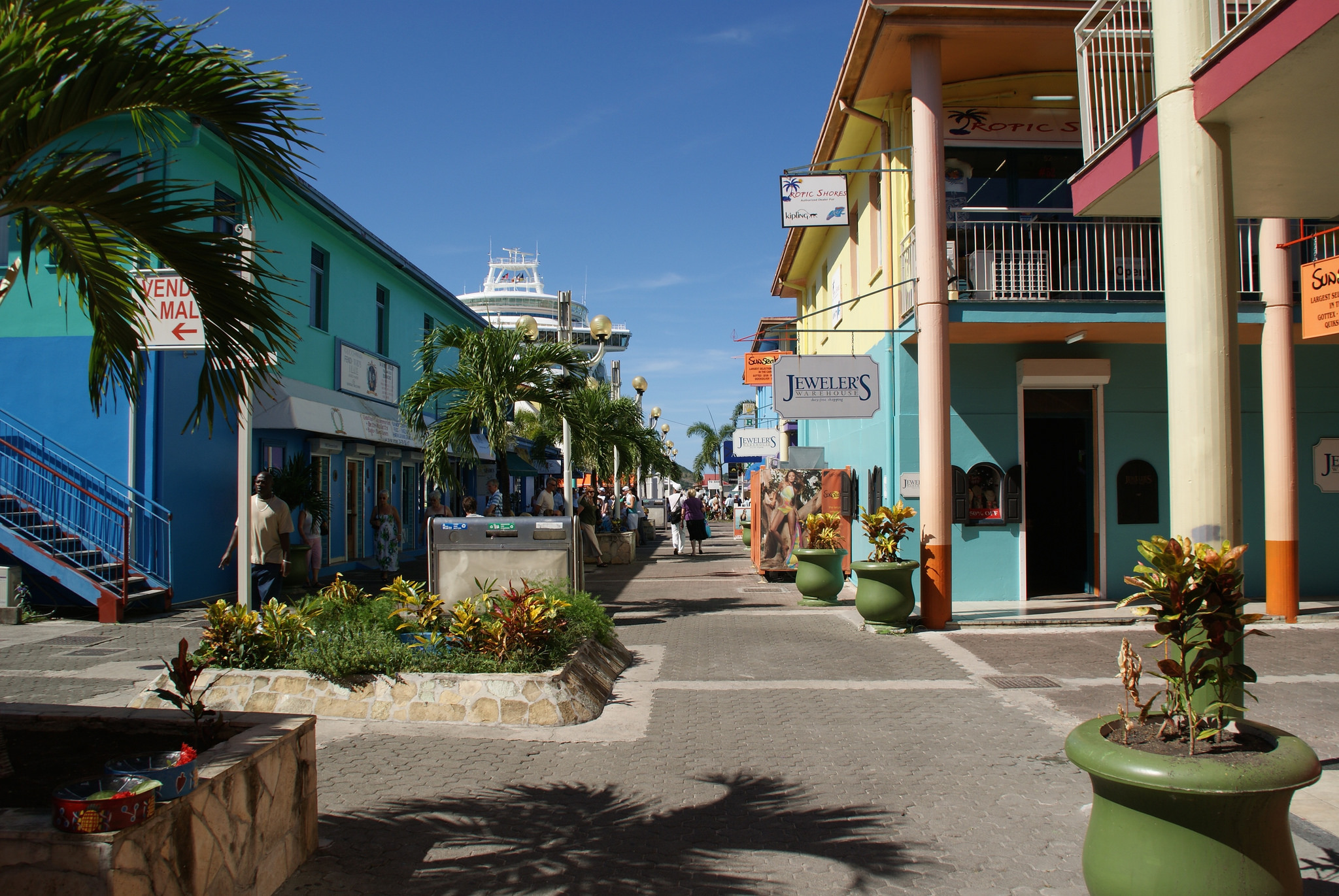 Antigua-Barbuda-Roman-Melnichuk-via-Flickr-1.jpg (923 KB)
